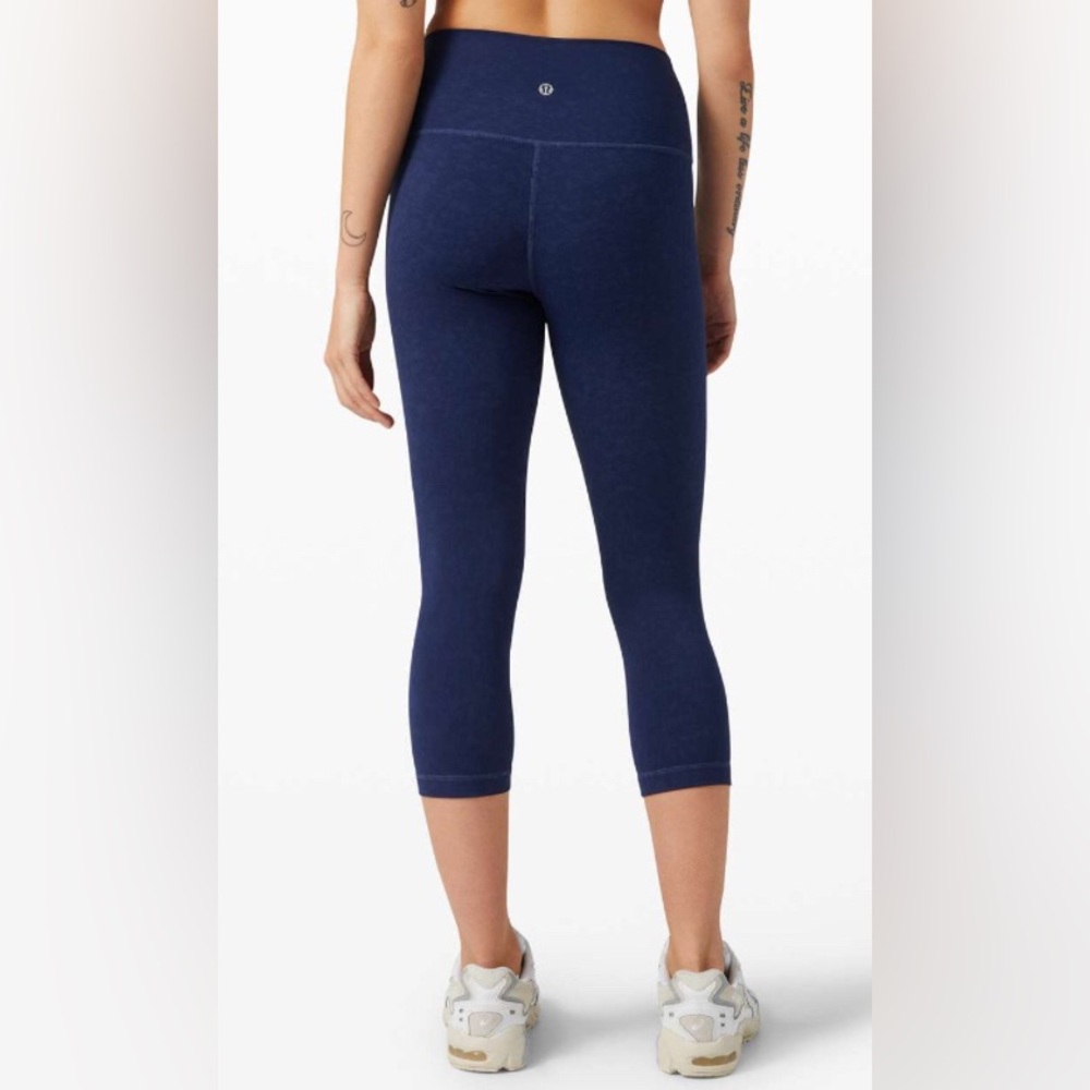 Lululemon Wunder Under Crop High-Rise *Spray 21"
Indigo Spray Mineral Blue VGUC